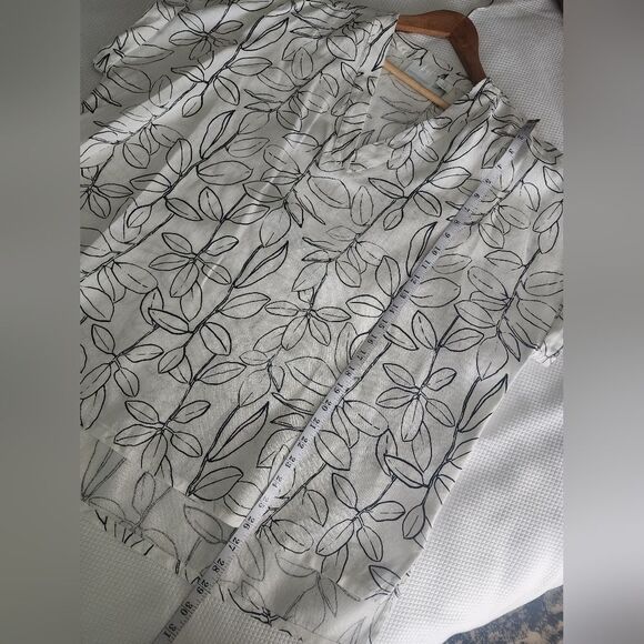 Cynthia Rowley Linen Minimalist Coastal White and Black Leaf Blouse - Picture 7 of 10